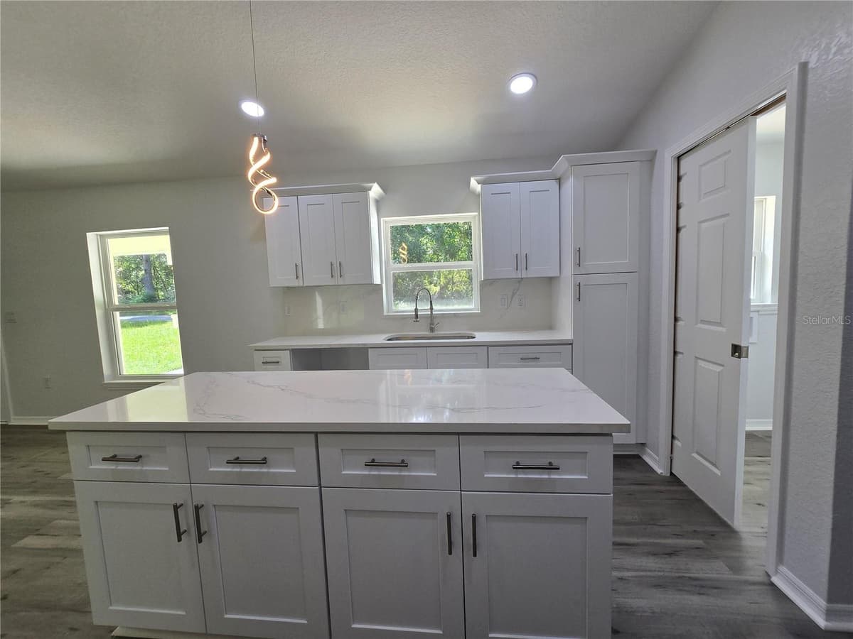 11 SEQUOIA LOOP PLACE — photo 17 of 45
