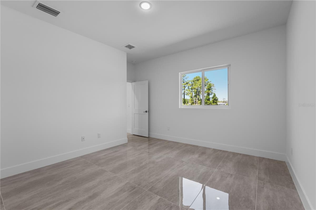 828 GENOA AVENUE — photo 14 of 47
