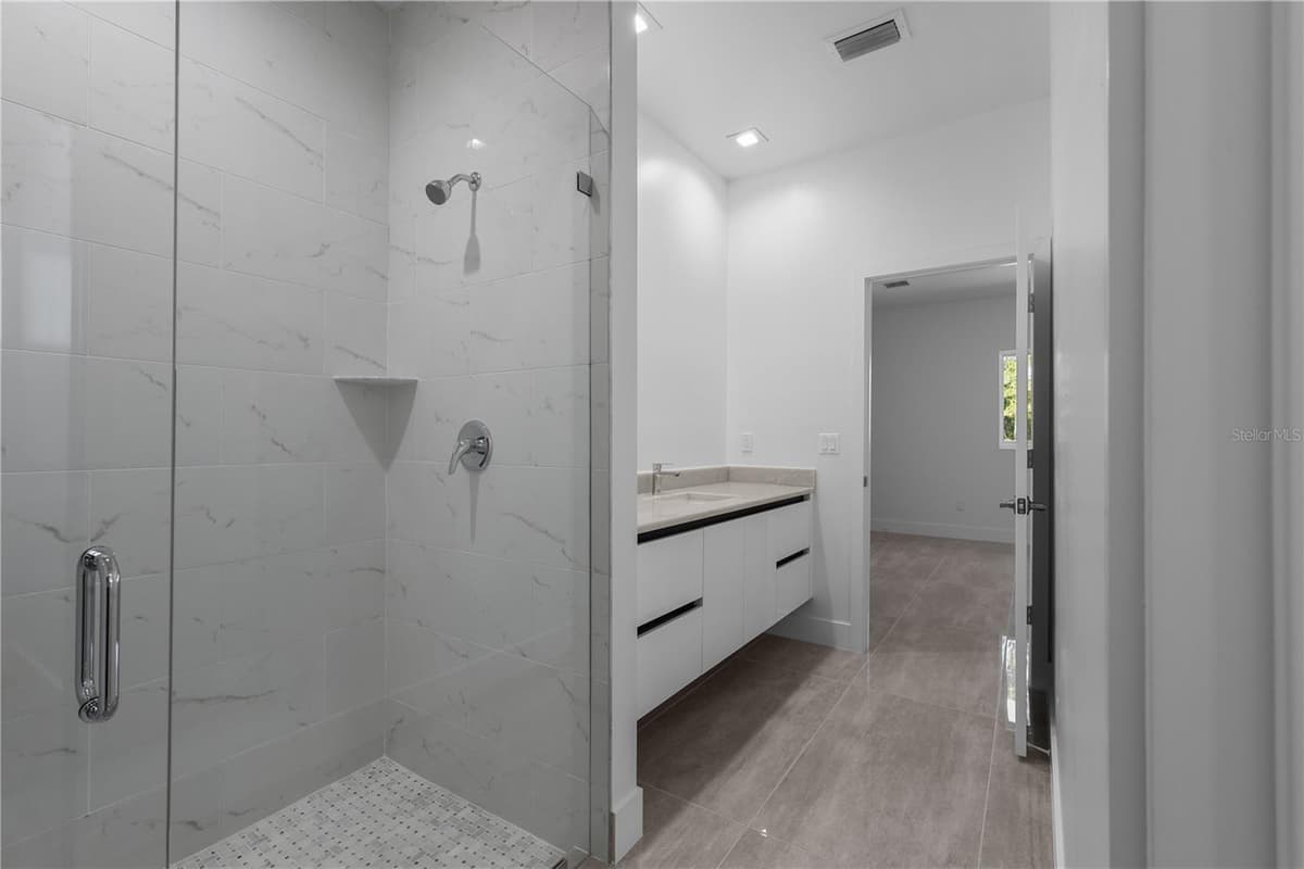 828 GENOA AVENUE — photo 21 of 47