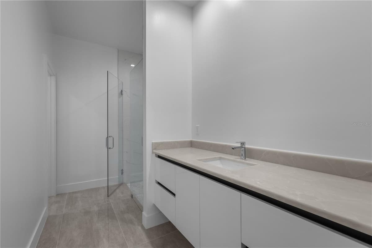 828 GENOA AVENUE — photo 22 of 47