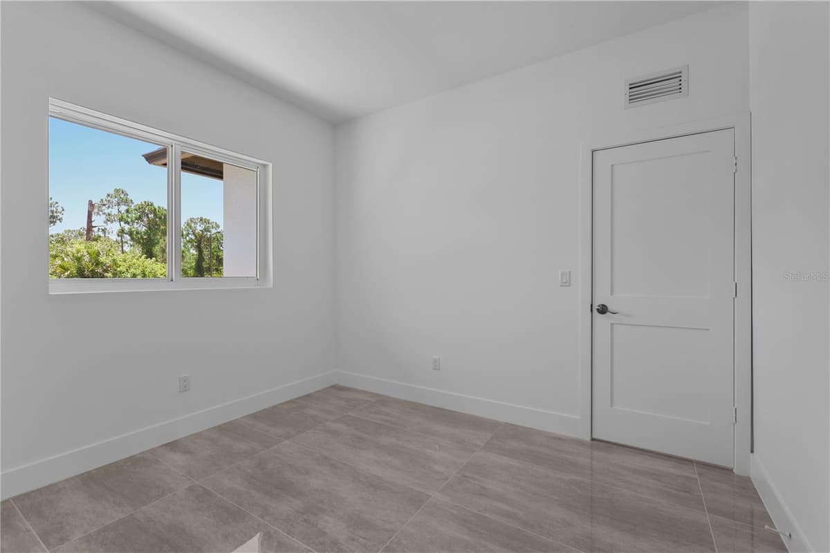 828 GENOA AVENUE — photo 24 of 47