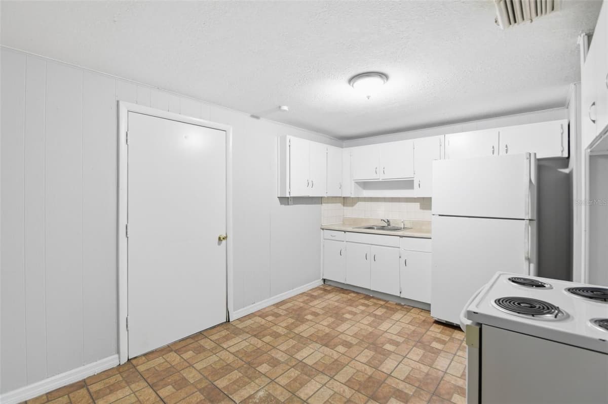 3008 43RD STREET — photo 12 of 41