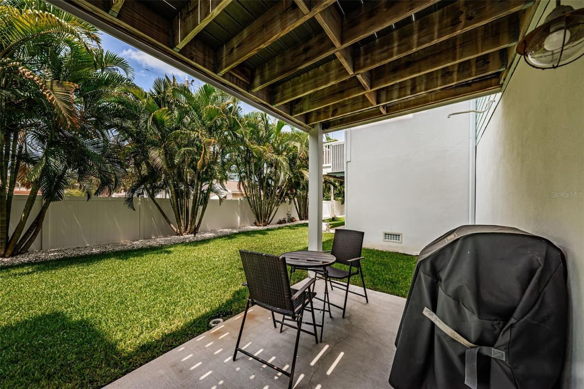 7010 GREVILLA AVENUE — photo 43 of 63