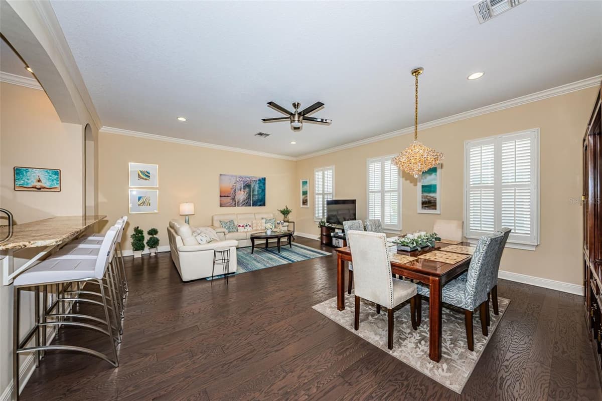7010 GREVILLA AVENUE — photo 9 of 63