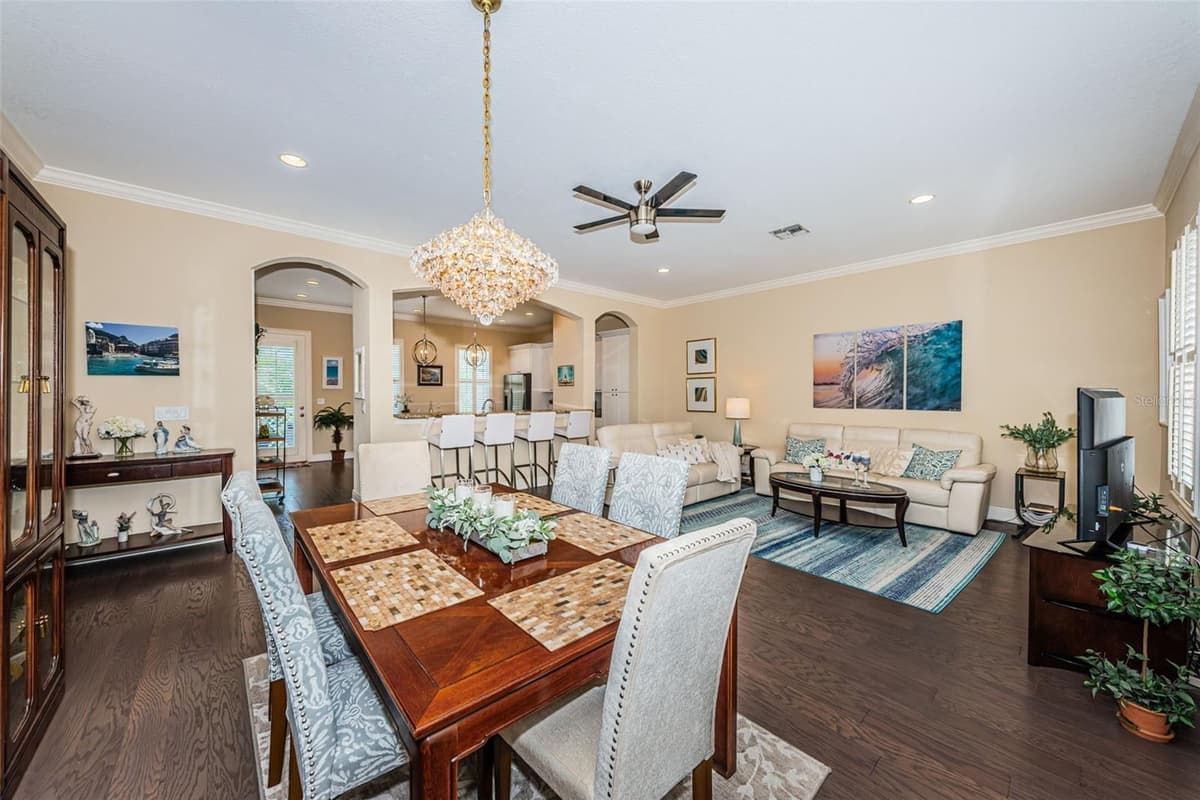7010 GREVILLA AVENUE — photo 16 of 63