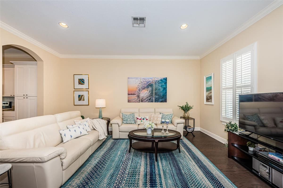 7010 GREVILLA AVENUE — photo 14 of 63