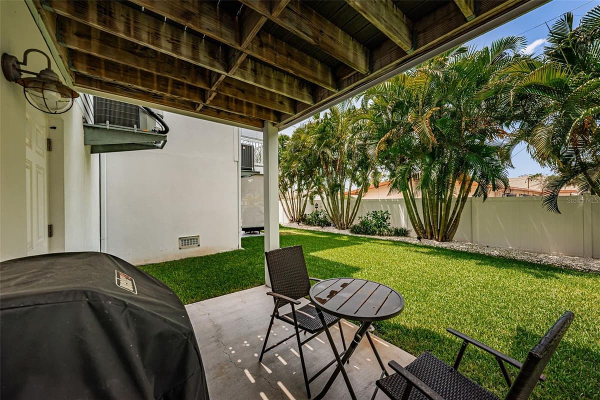 7010 GREVILLA AVENUE — photo 44 of 63