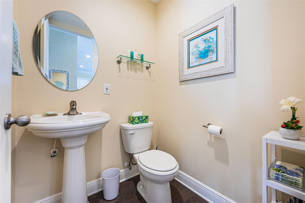 7010 GREVILLA AVENUE — photo 36 of 63