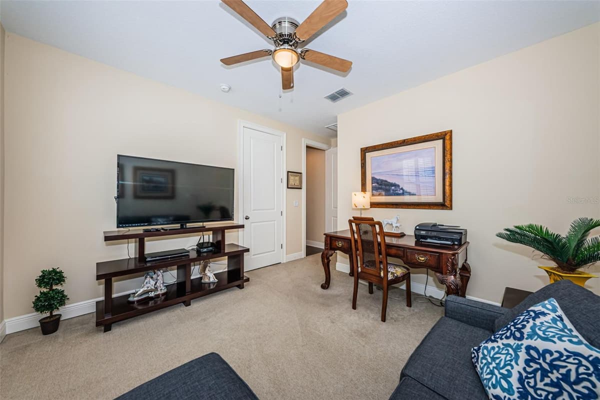 7010 GREVILLA AVENUE — photo 35 of 63