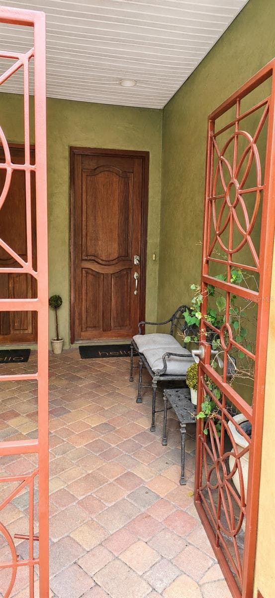 4907 BAYSHORE BOULEVARD — photo 3 of 29