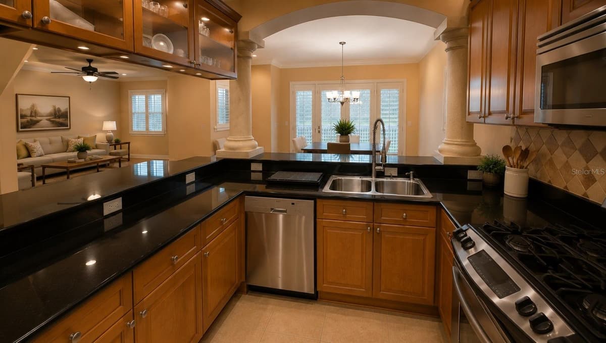 4907 BAYSHORE BOULEVARD — photo 12 of 29