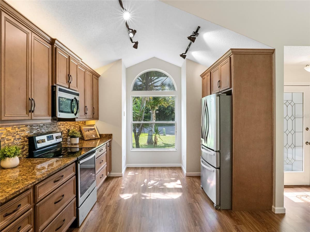 416 SAND PEBBLE COVE — photo 7 of 29