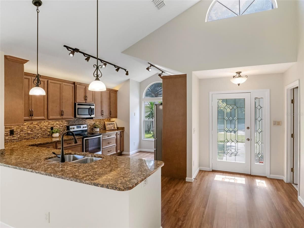 416 SAND PEBBLE COVE — photo 4 of 29