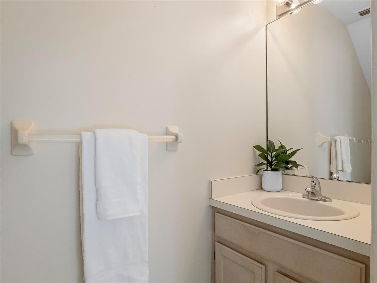 416 SAND PEBBLE COVE — photo 12 of 29