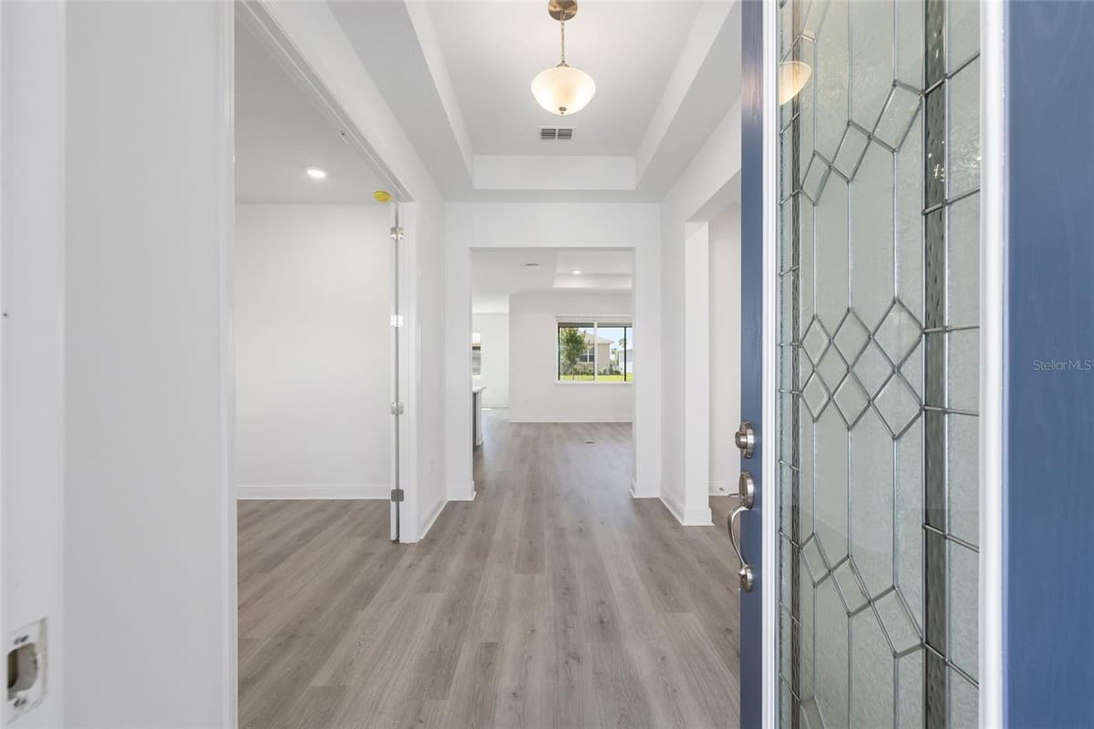 8512 101ST AVENUE — photo 7 of 38