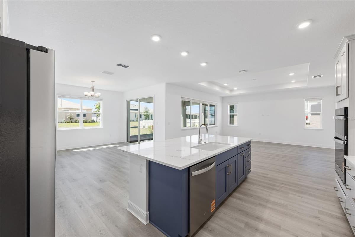 8512 101ST AVENUE — photo 15 of 38