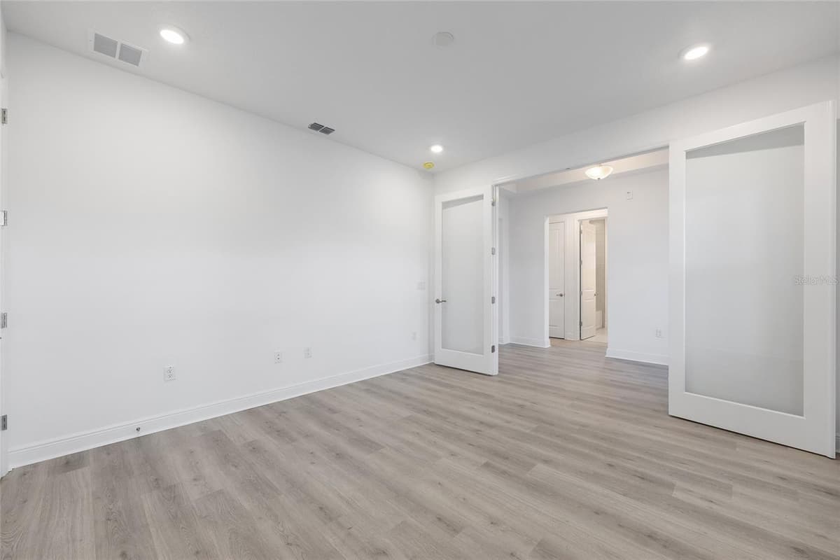 8512 101ST AVENUE — photo 32 of 38