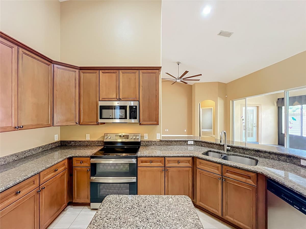 656 POSTRIO WAY — photo 37 of 86