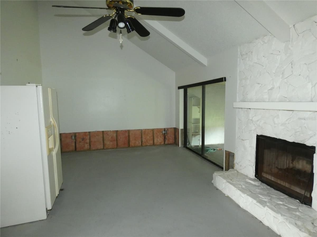 6730 BEACH BOULEVARD — photo 8 of 31
