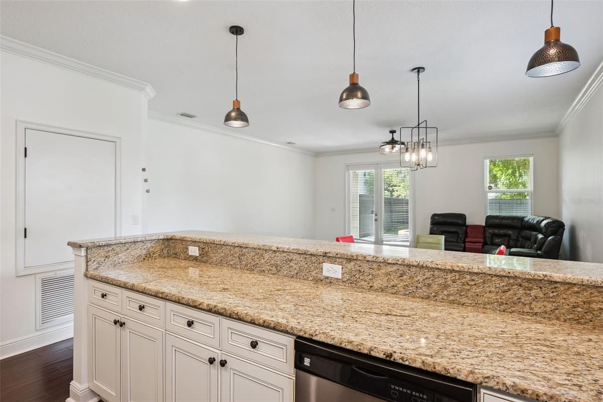 2806 KILGORE STREET — photo 6 of 42