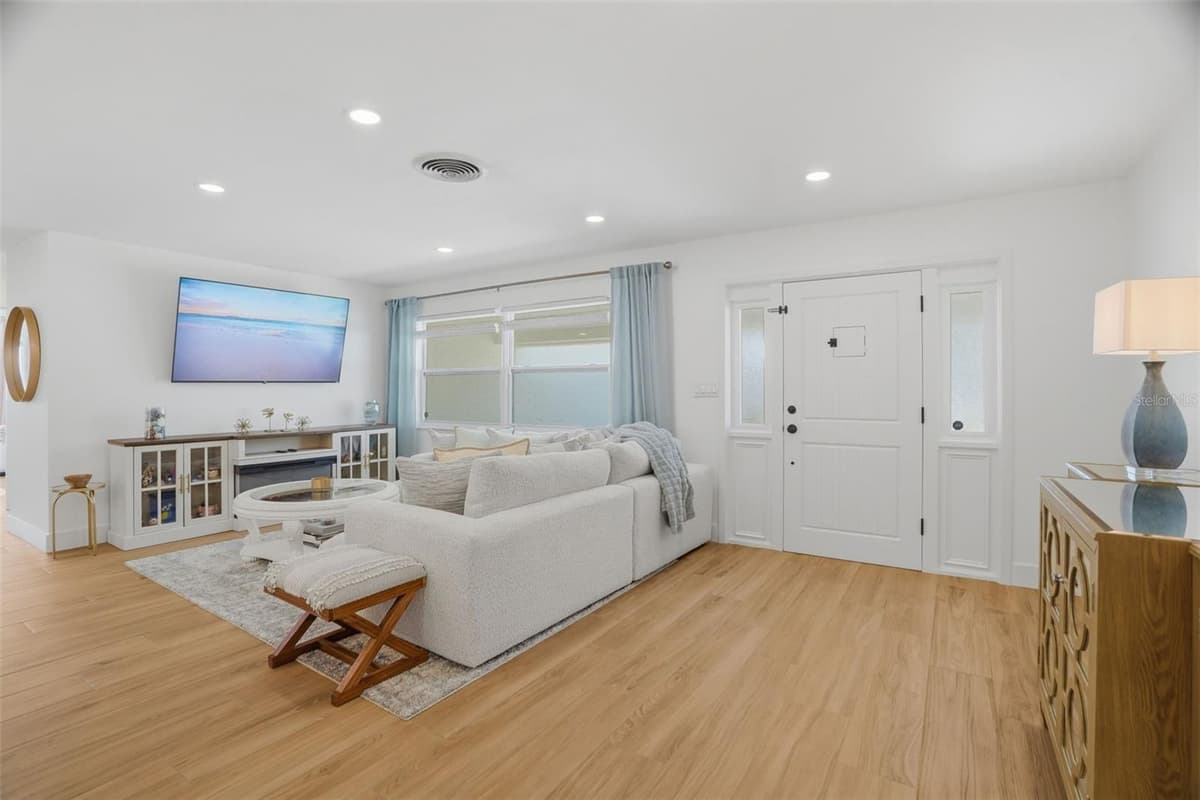 1819 MARYLAND AVENUE — photo 9 of 29