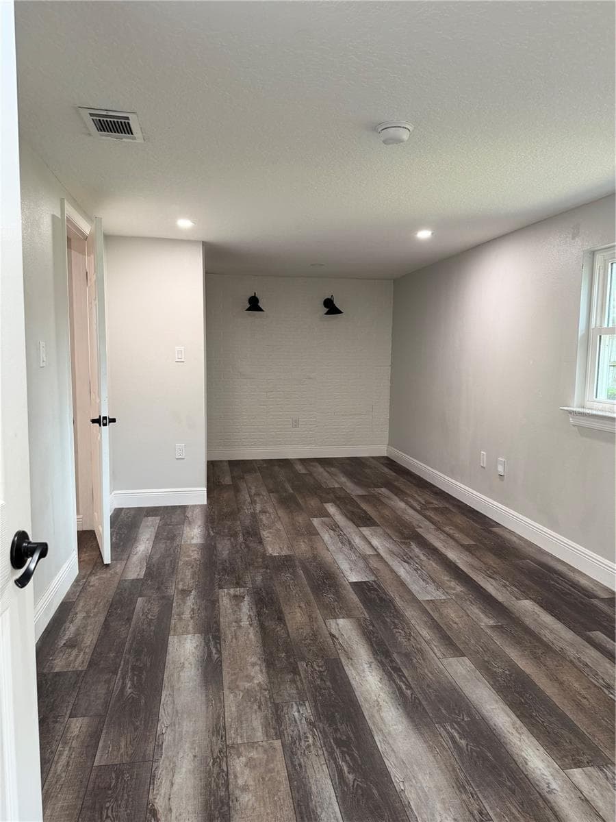 5024 MORTIER AVENUE — photo 34 of 57