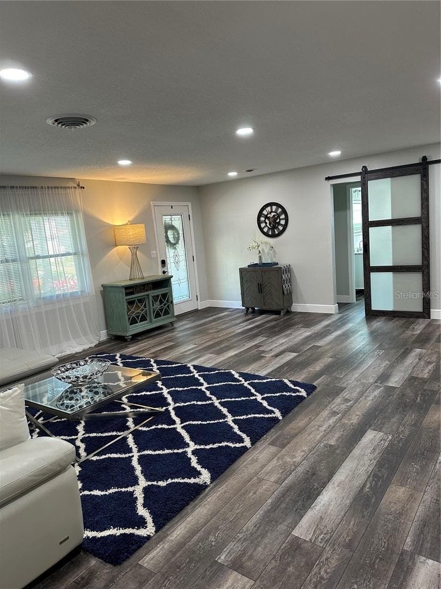 5024 MORTIER AVENUE — photo 6 of 57