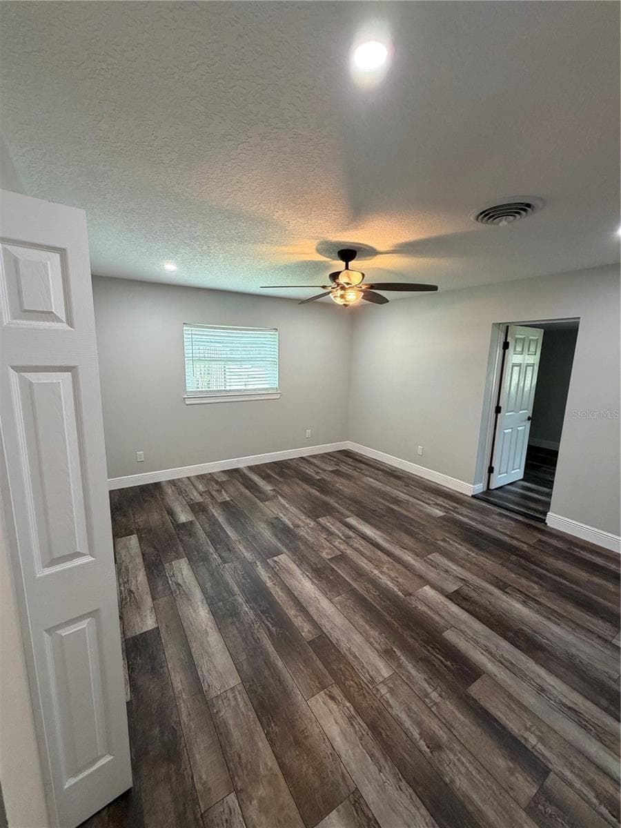 5024 MORTIER AVENUE — photo 27 of 57
