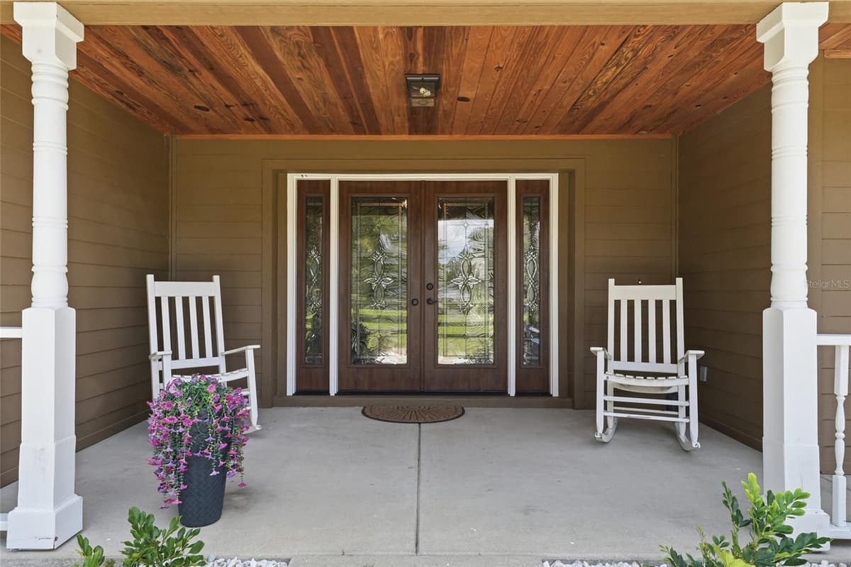4 MIDDLEGROUND ROAD — photo 16 of 100