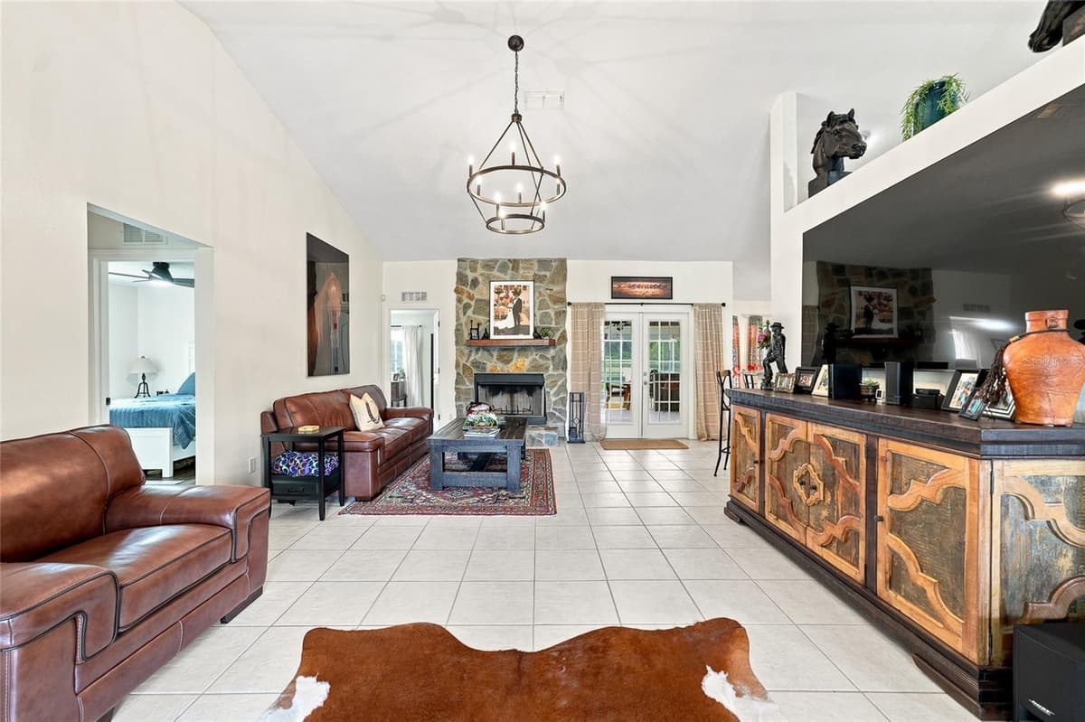 4 MIDDLEGROUND ROAD — photo 18 of 100