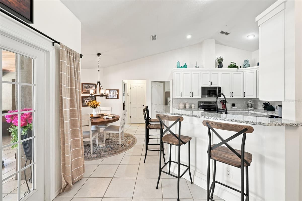 4 MIDDLEGROUND ROAD — photo 24 of 100