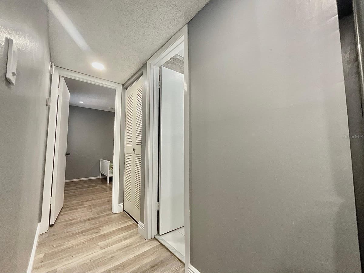 6062 WILLOWPOINTE CIRCLE — photo 6 of 20