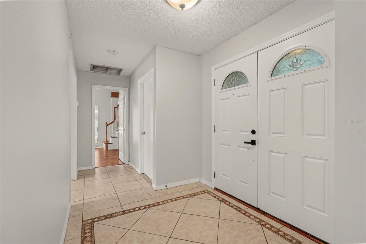 10906 AUTUMN OAK PLACE — photo 4 of 37