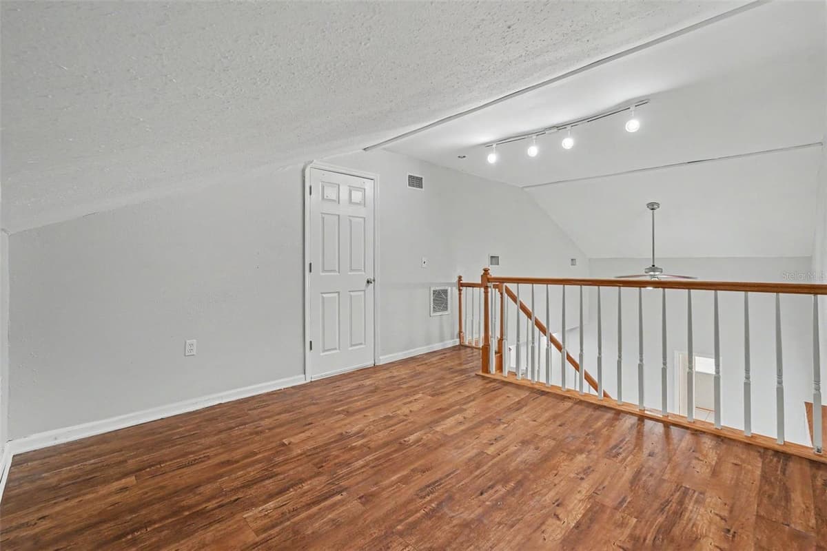 10906 AUTUMN OAK PLACE — photo 20 of 37