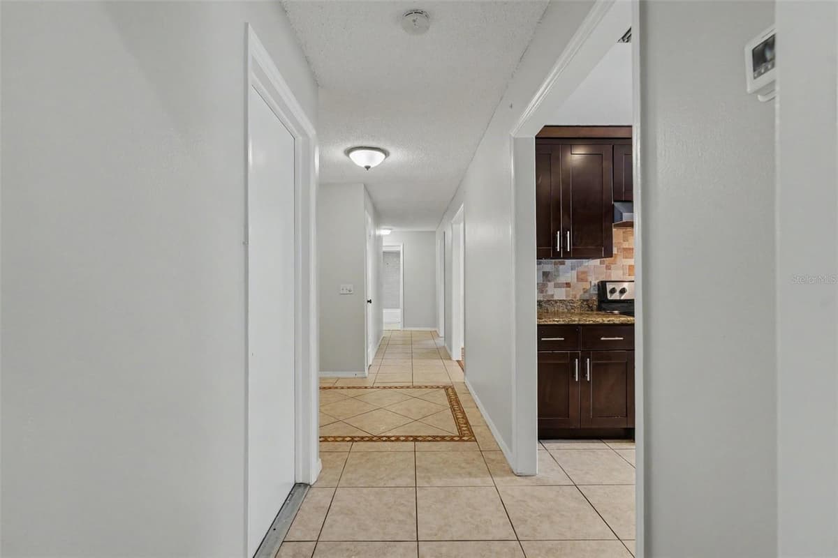10906 AUTUMN OAK PLACE — photo 9 of 37