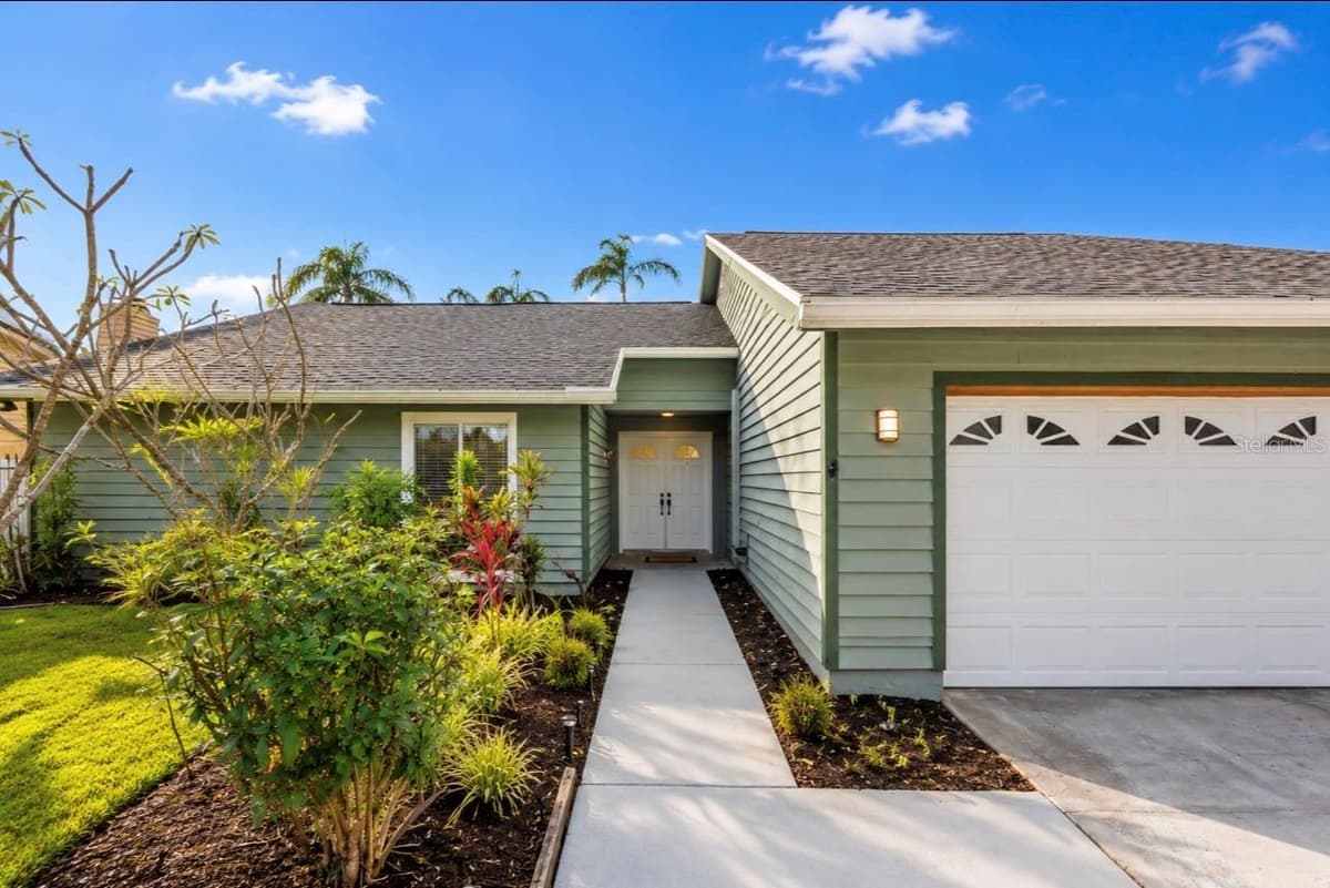 10906 AUTUMN OAK PLACE — photo 1 of 37