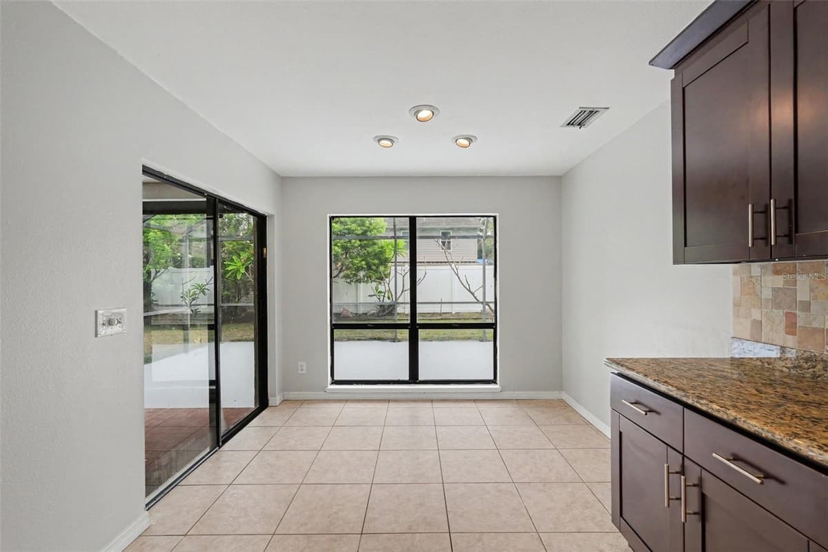 10906 AUTUMN OAK PLACE — photo 15 of 37
