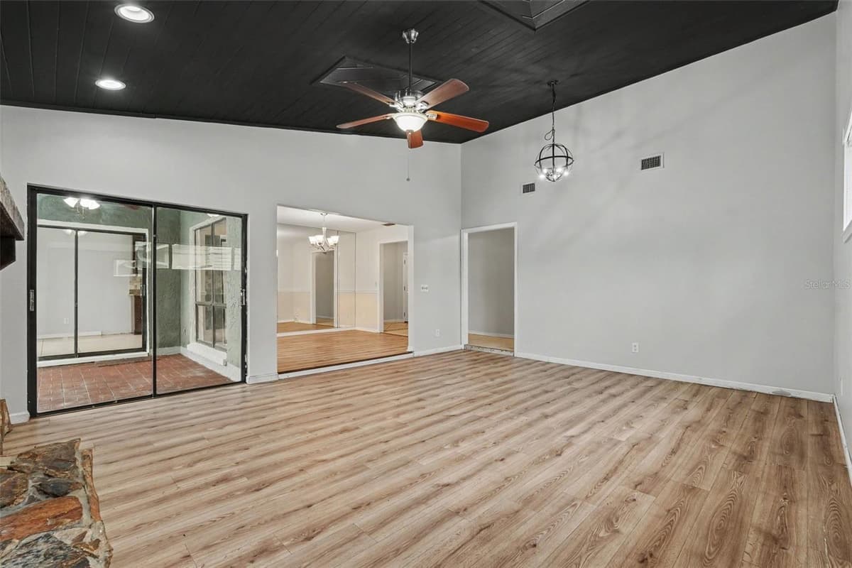 10906 AUTUMN OAK PLACE — photo 7 of 37