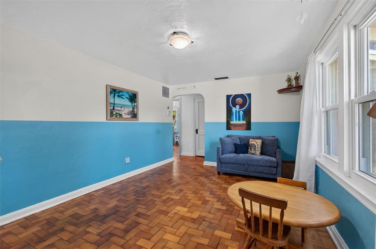 715 22ND AVENUE — photo 9 of 46