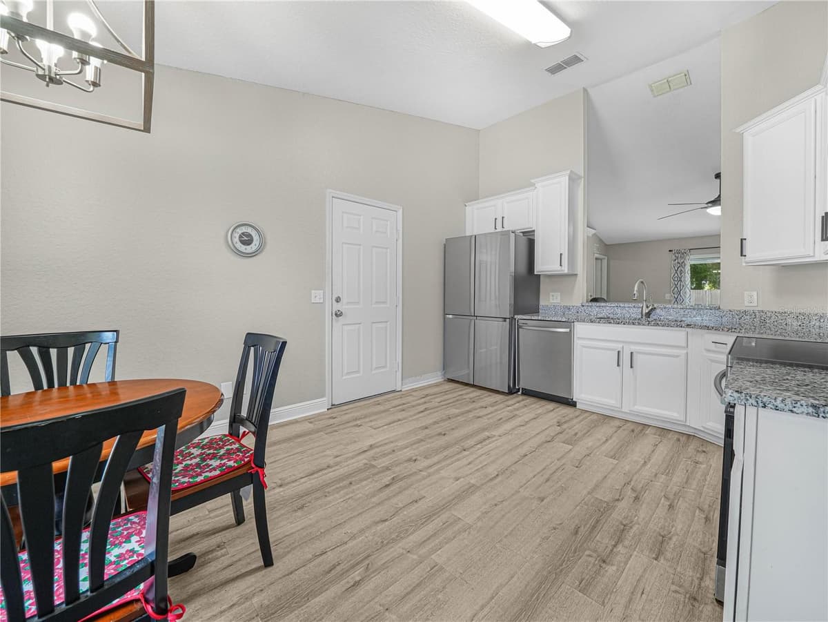 1705 SANDALWOOD CIRCLE — photo 13 of 31