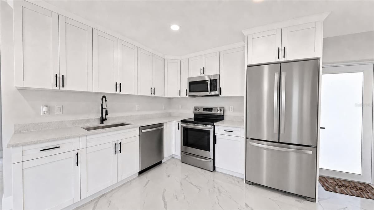1120 RAVENSWOOD STREET — photo 10 of 31