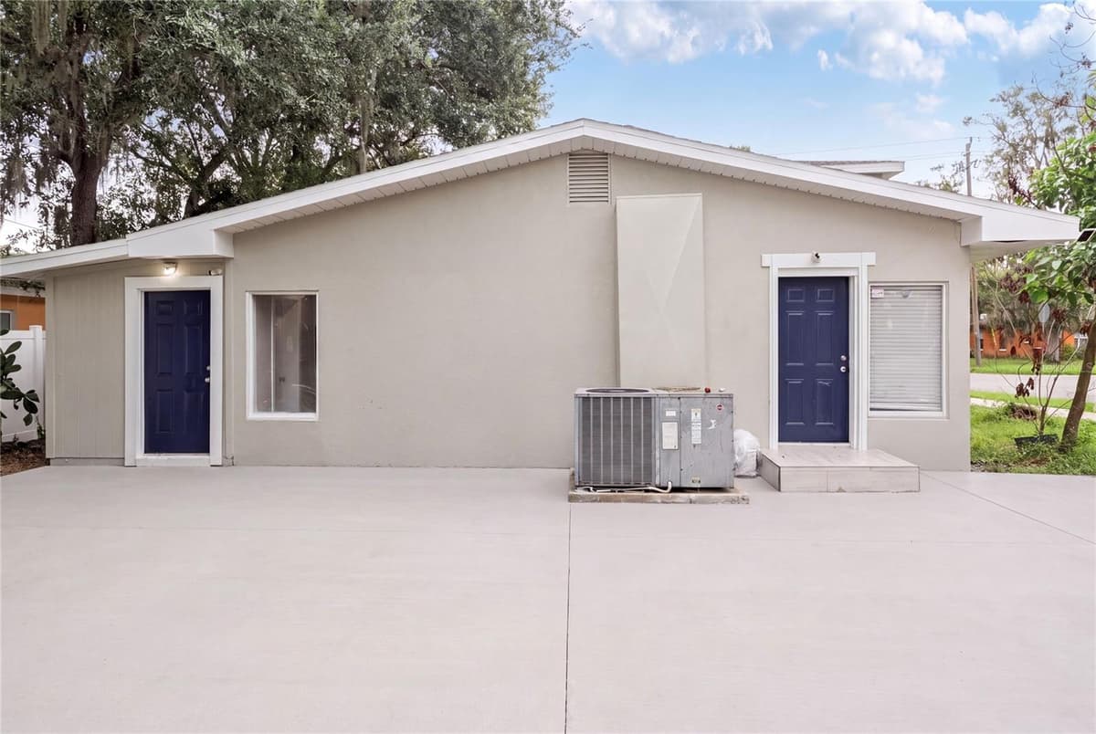 1325 LAURA STREET — photo 17 of 25