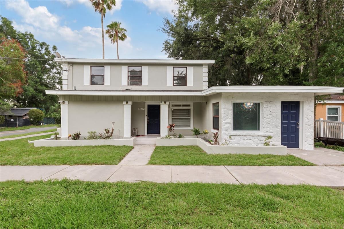 1325 LAURA STREET — photo 1 of 25