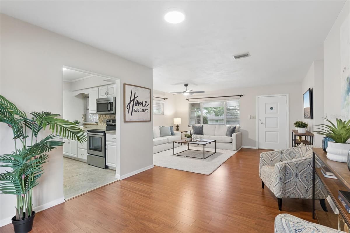 31 JASMINE DRIVE — photo 4 of 37