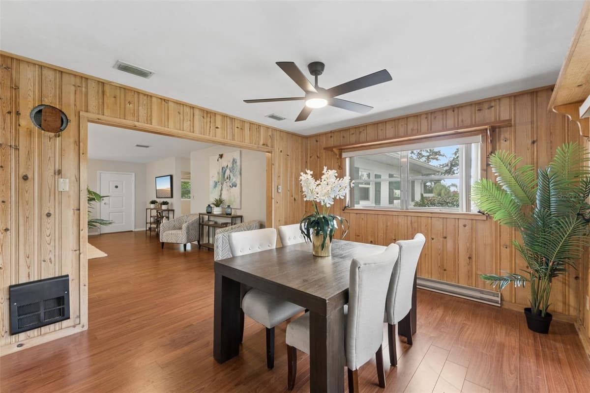 31 JASMINE DRIVE — photo 10 of 37