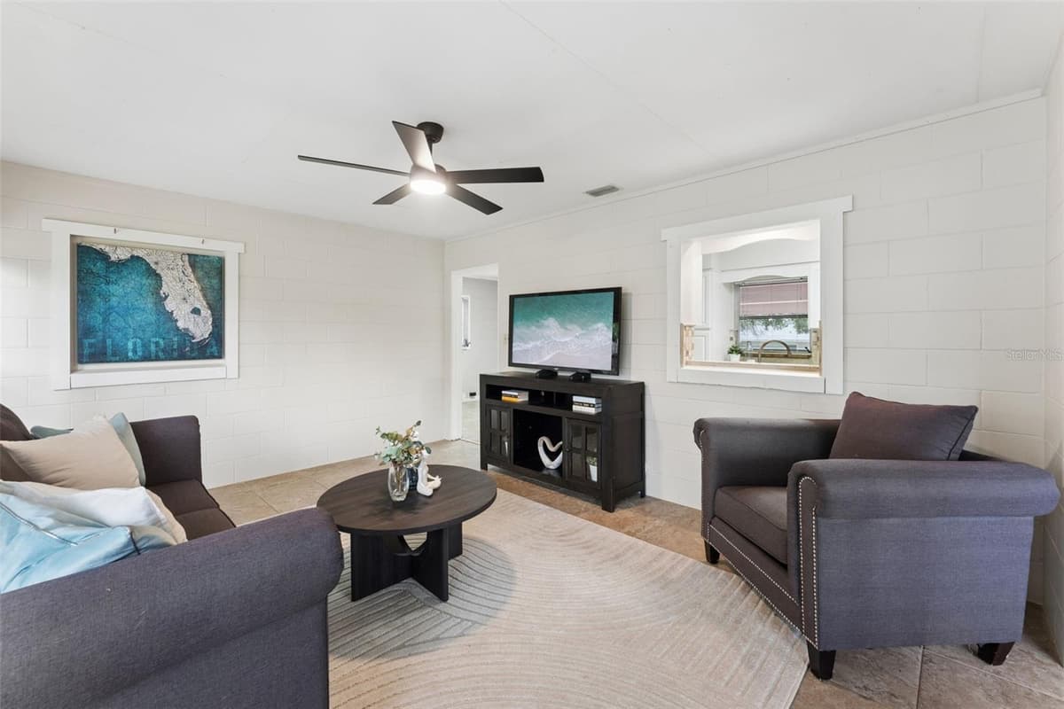 31 JASMINE DRIVE — photo 12 of 37