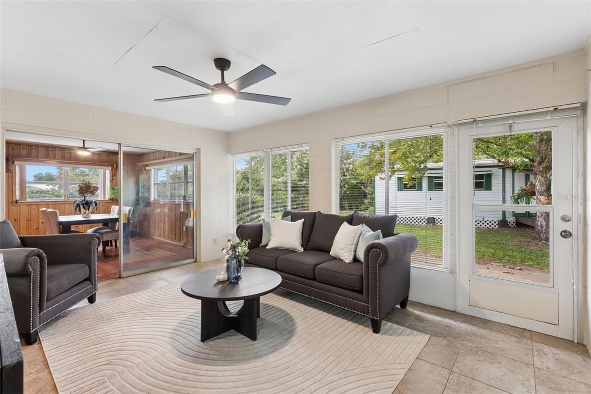 31 JASMINE DRIVE — photo 13 of 37
