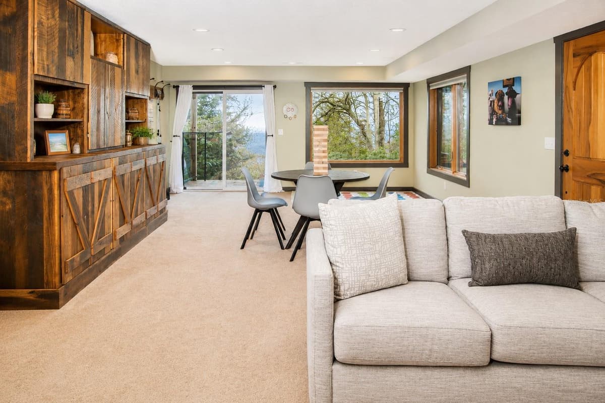 425 FLAT TOP MOUNTAIN ROAD — photo 12 of 41