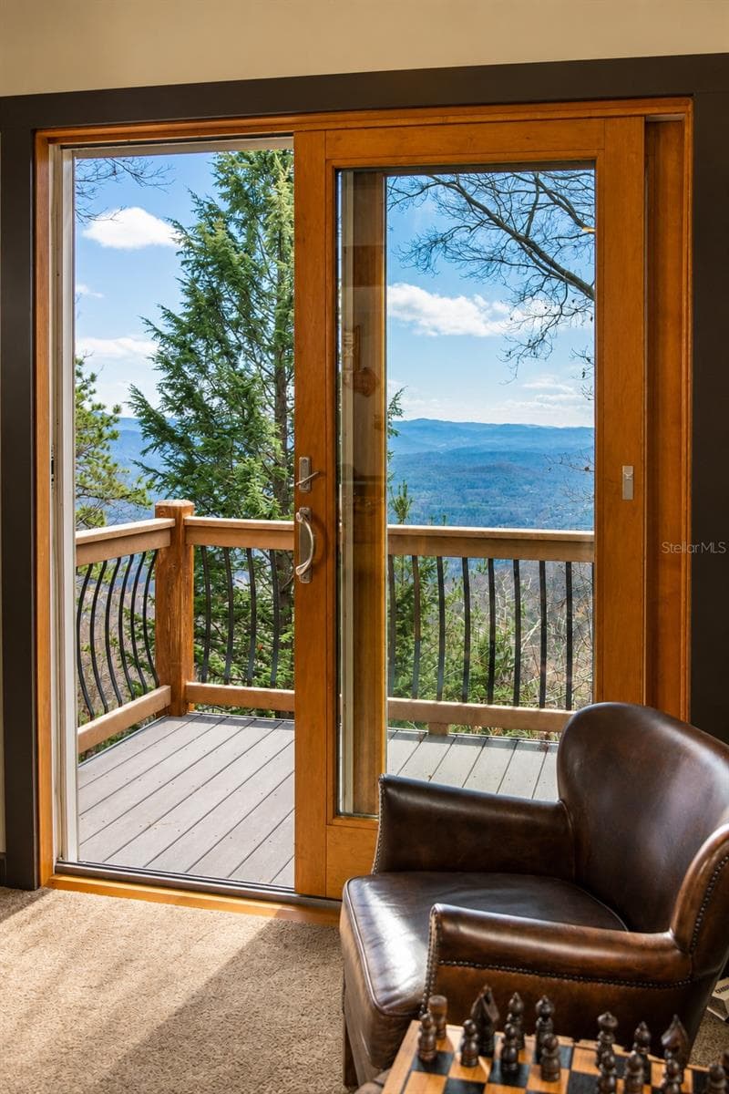 425 FLAT TOP MOUNTAIN ROAD — photo 10 of 41