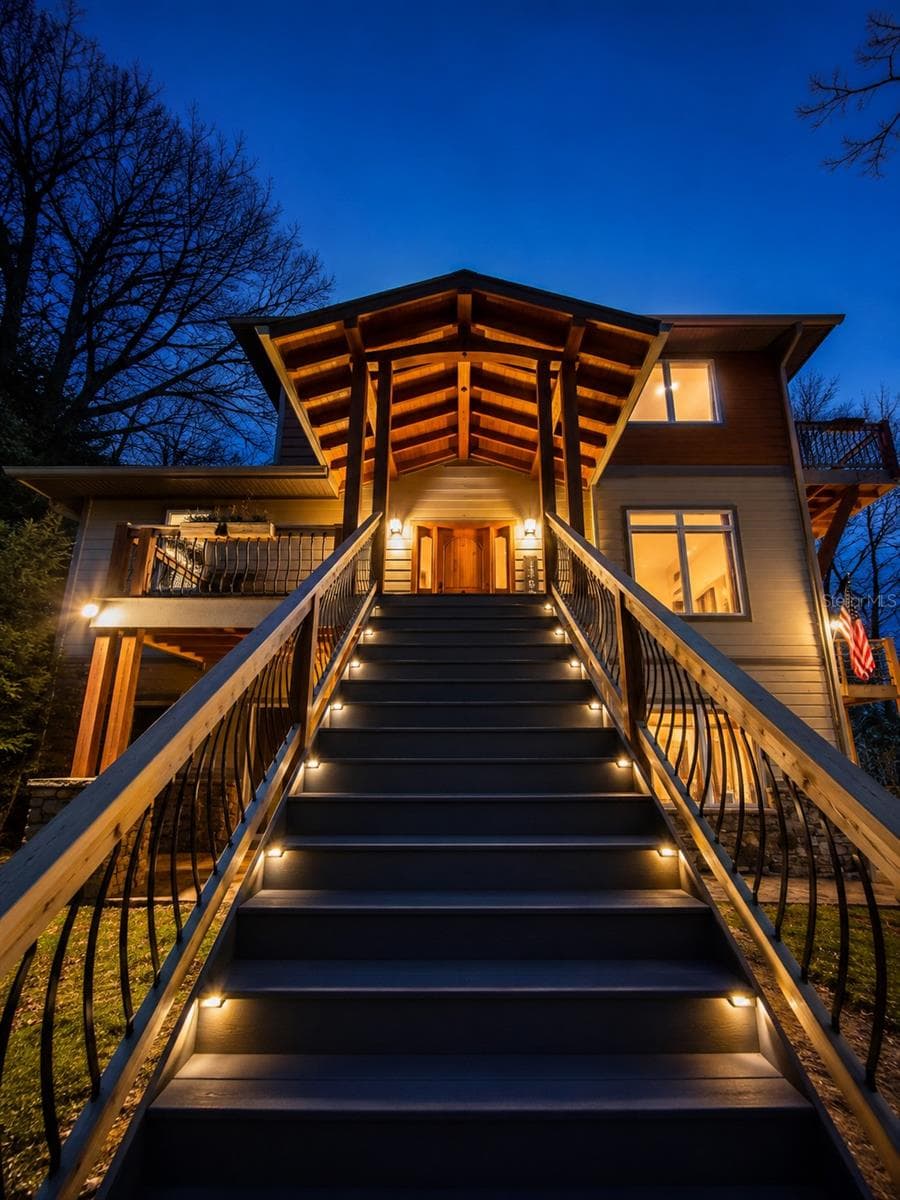 425 FLAT TOP MOUNTAIN ROAD — photo 16 of 41